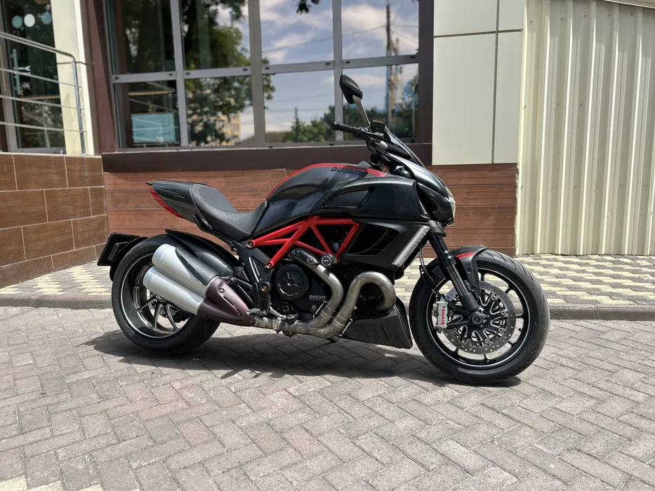 Ducati Diavel Carbon