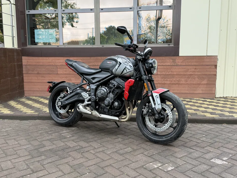Triumph Trident 660