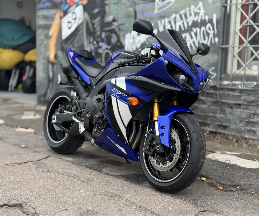 Yamaha YZF R1