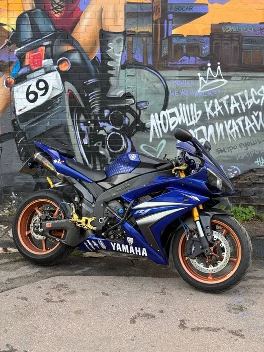 Yamaha YZF R1