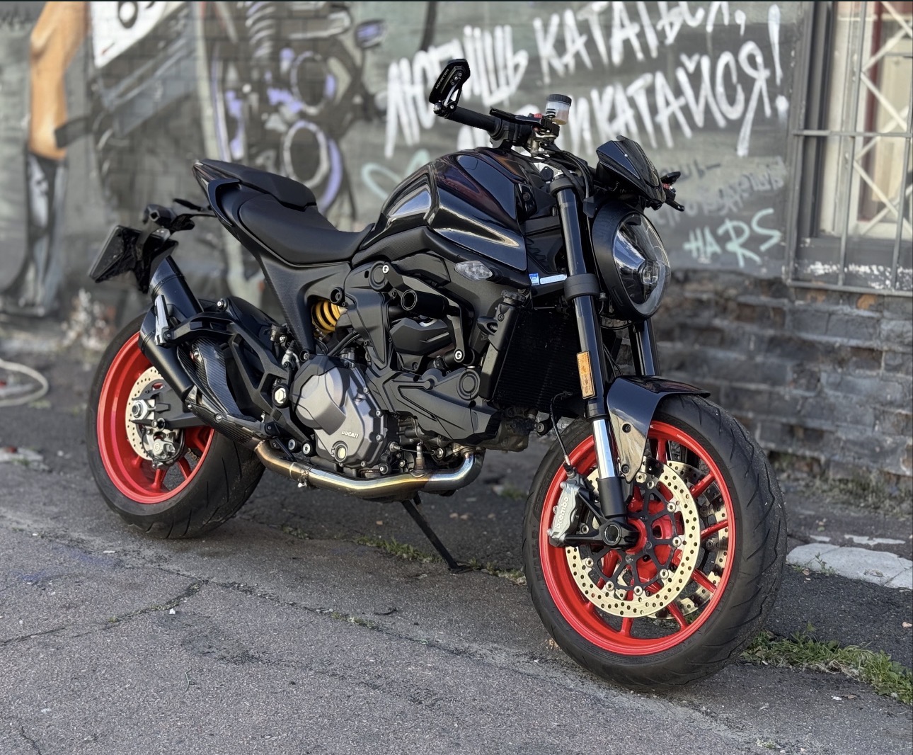 Ducati Monster 937