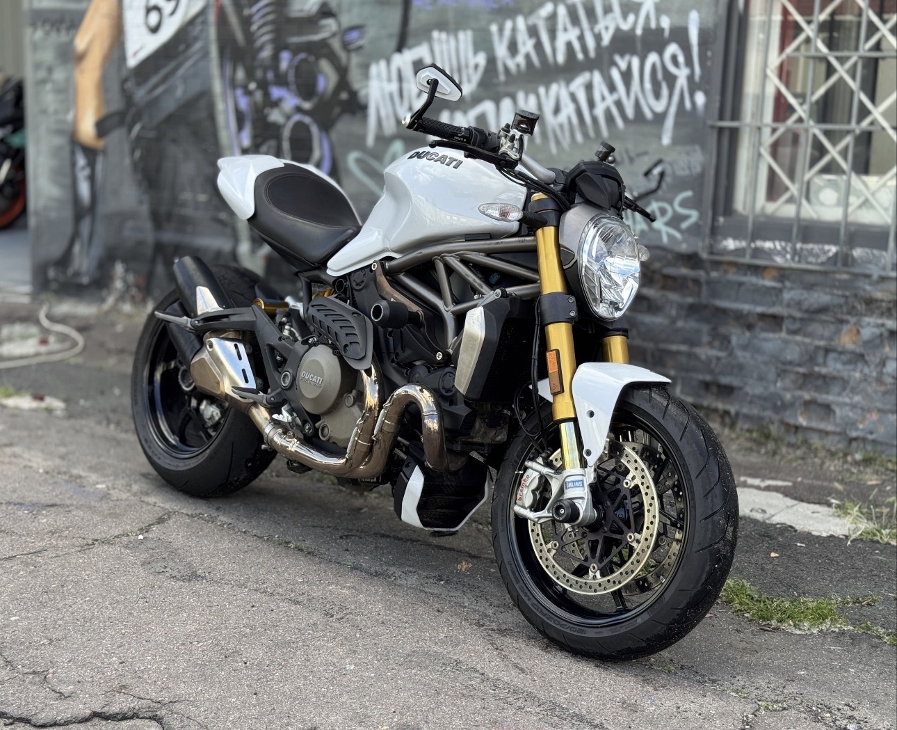 Ducati Monster 1200