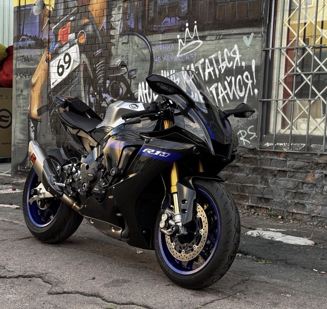 Yamaha YZF-R1M
