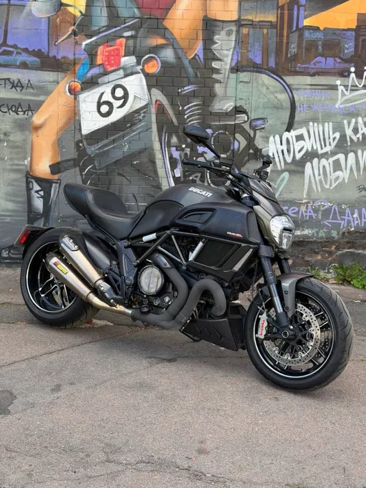 Ducati Diavel 1200 Carbon
