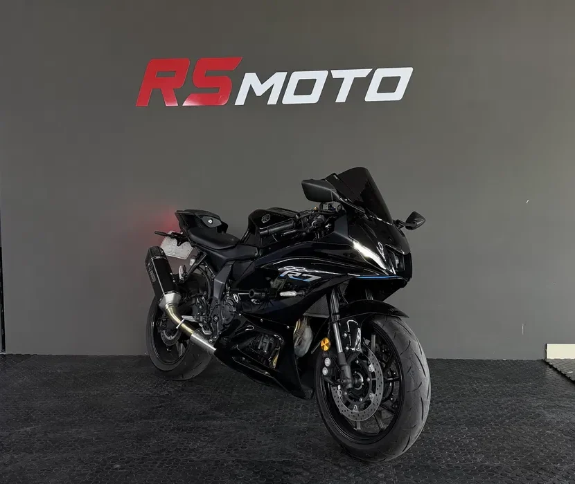 Yamaha R7