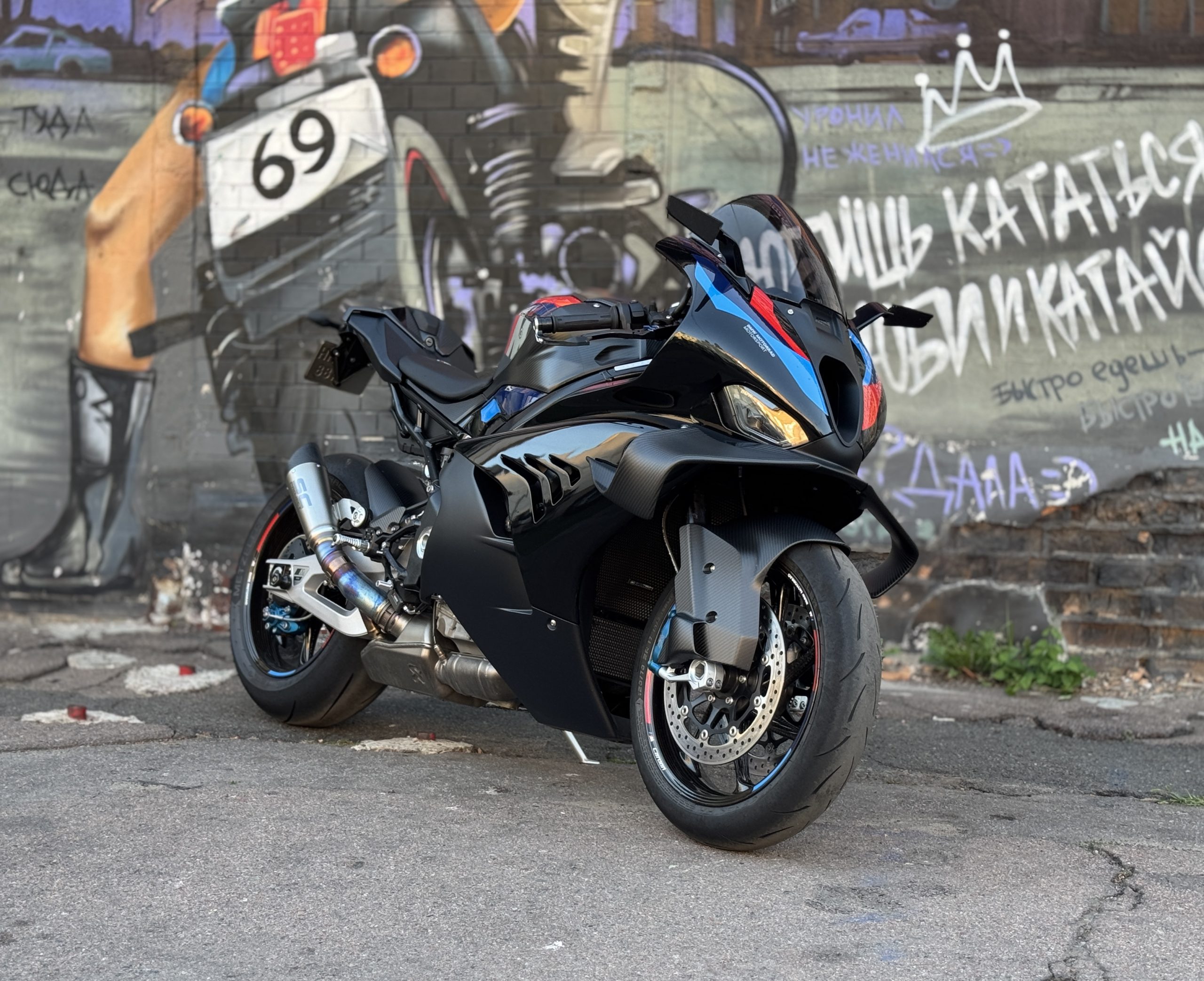 BMW M1000RR