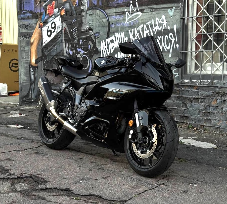 Yamaha R7