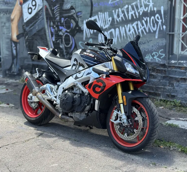 Aprilia Tuono V4