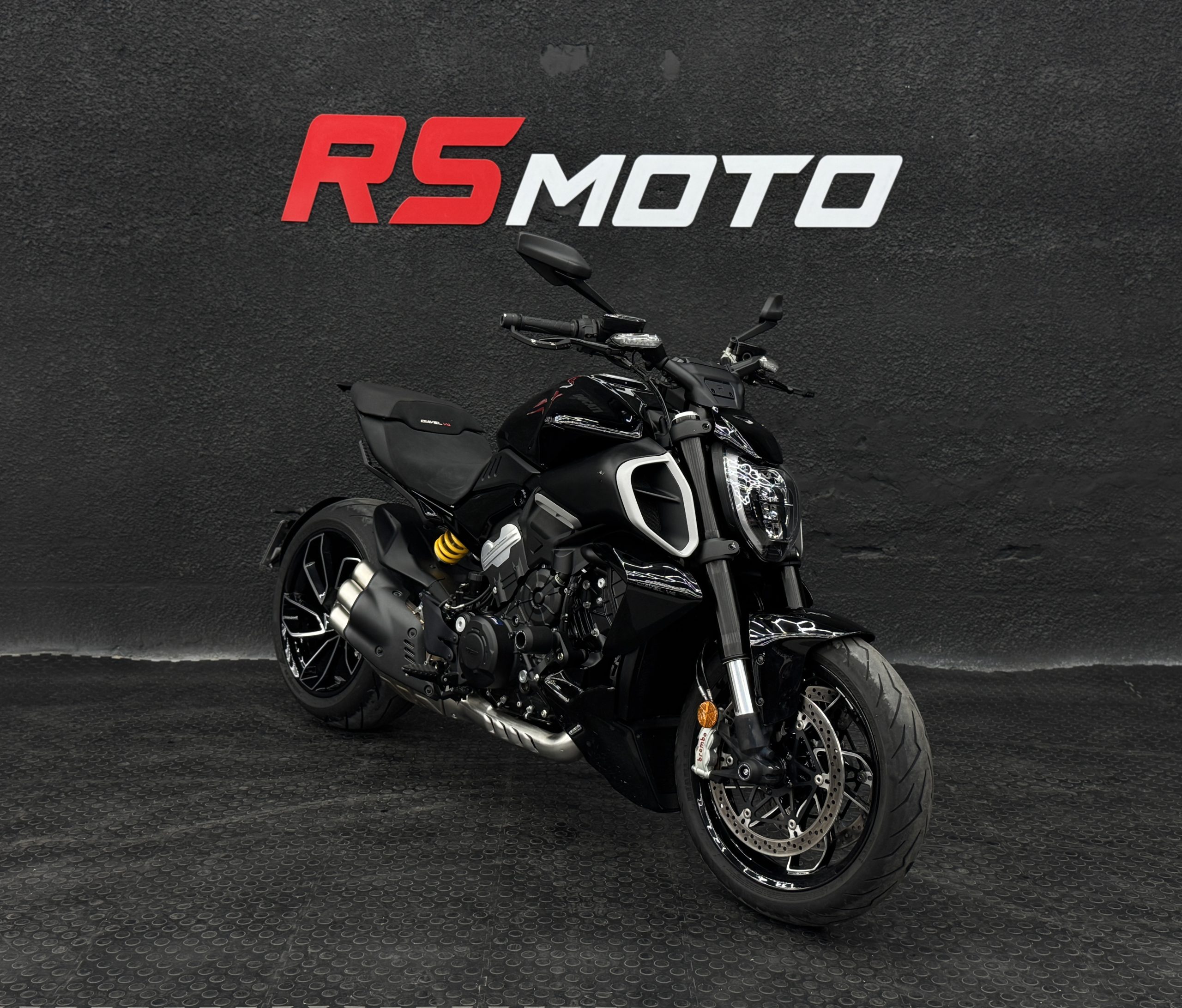 Ducati Diavel V4