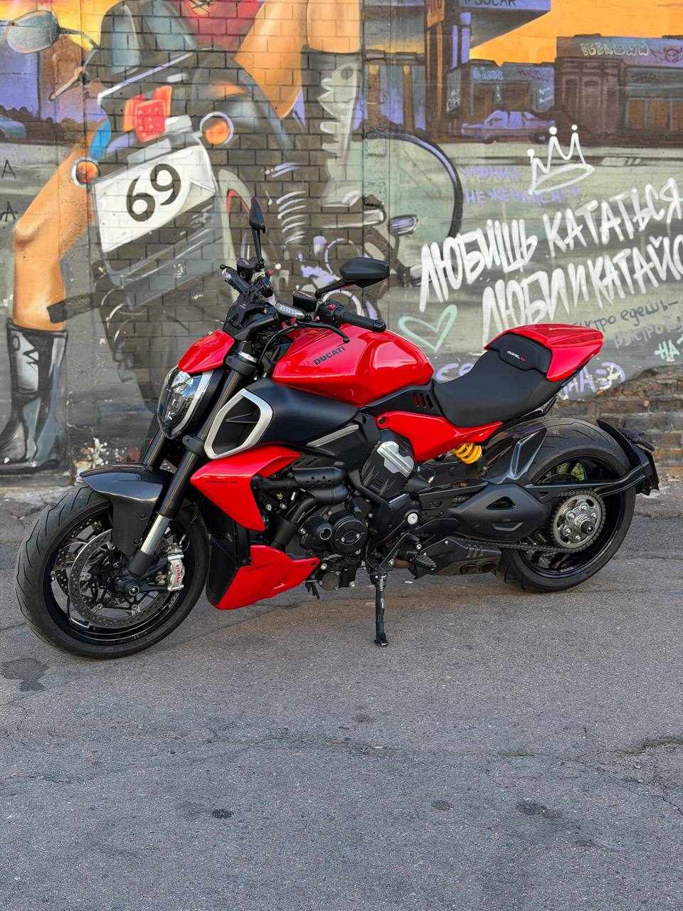 Ducati Diavel V4